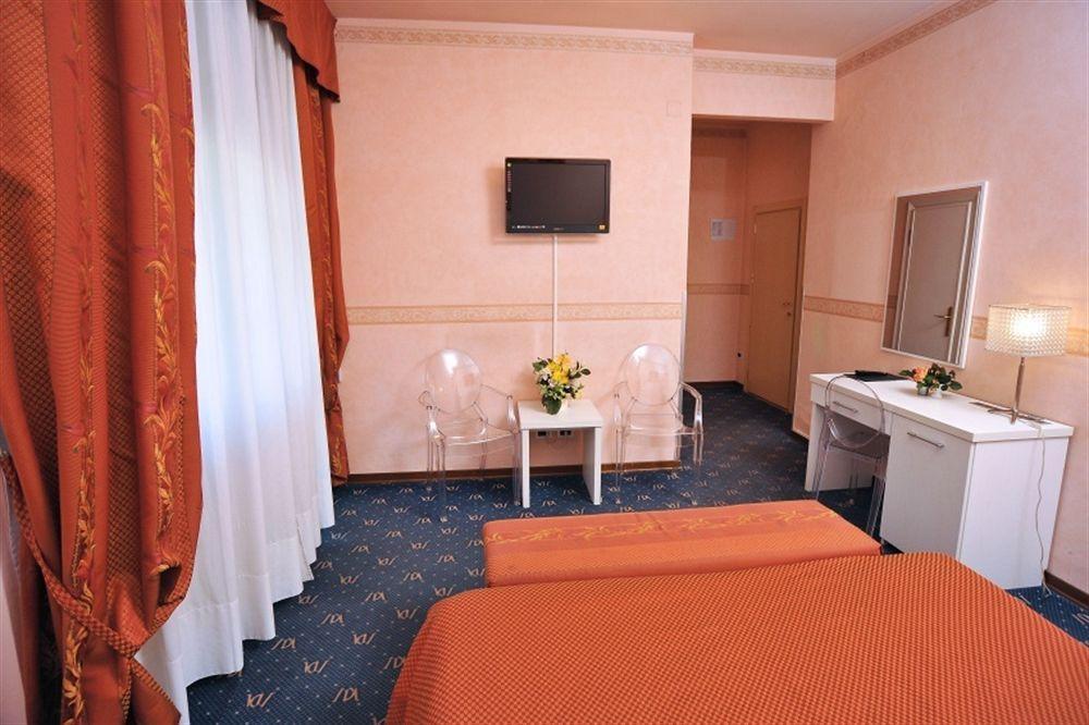 Hotel Massimo D'Azeglio Montecatini Terme Exterior foto