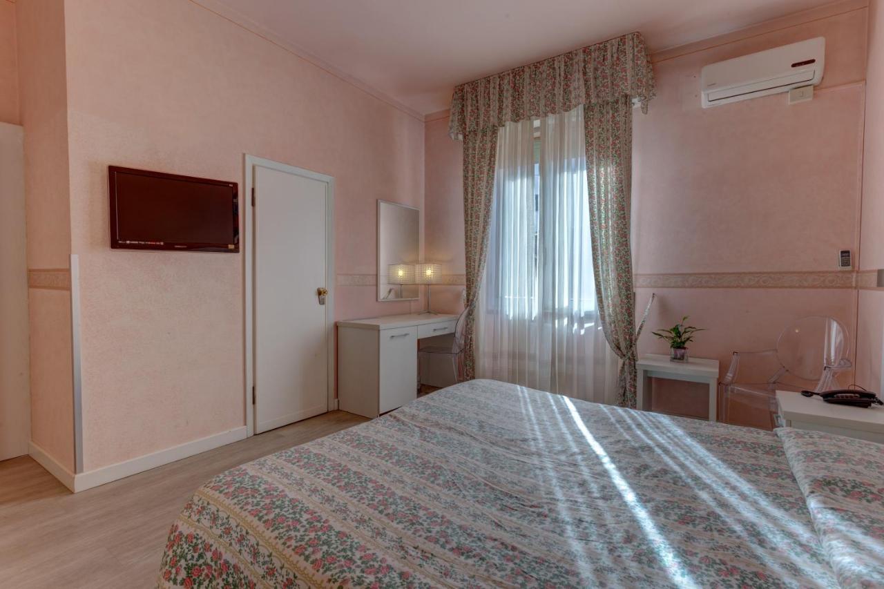 Hotel Massimo D'Azeglio Montecatini Terme Exterior foto